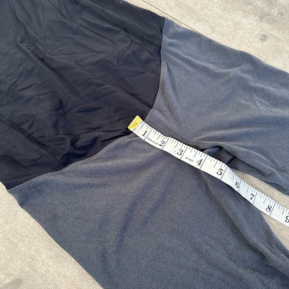 Isabel maternity athletic leggings 
Size xs - Picture 5 of 12